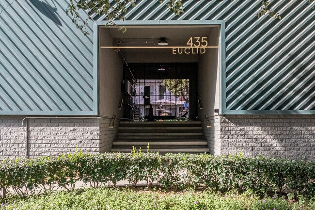 435 N Euclid Ave in Pasadena, CA - Building Photo - Building Photo