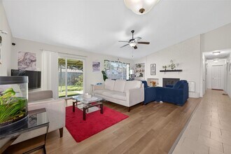 10423 Permian Dr in Sugar Land, TX - Building Photo - Building Photo