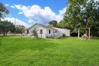 2523 S Broadway St in La Porte, TX - Building Photo - Building Photo