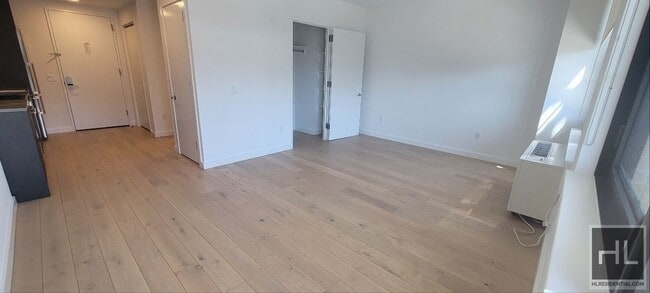 NORTHERN BOULEVARD in Queens, NY - Building Photo - Building Photo