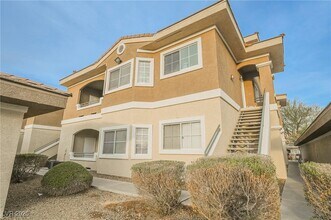 833 Aspen Peak Loop in Henderson, NV - Building Photo - Building Photo