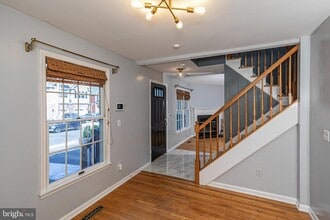 92 Wilson St in Lambertville, NJ - Building Photo - Building Photo