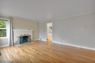 3943 SW Rose St in Seattle, WA - Building Photo - Building Photo