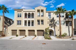 2555 Hampton Rd in Henderson, NV - Building Photo