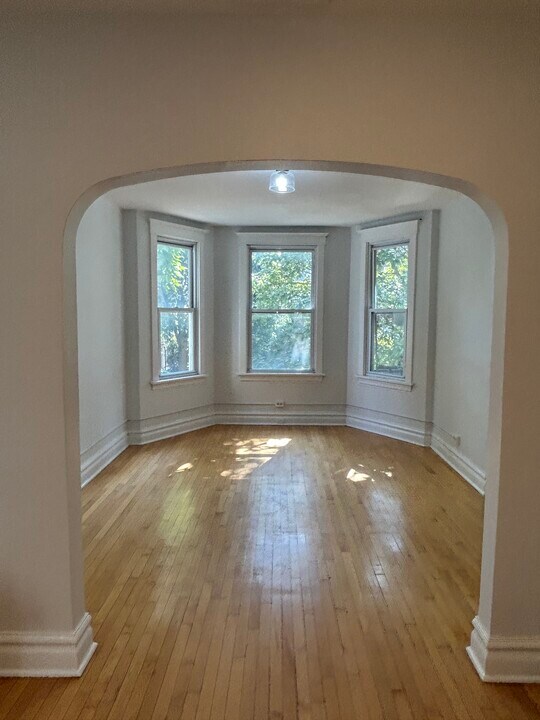 1952 W Henderson St, Unit 1 in Chicago, IL - Building Photo