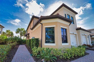 10063 Crooked Crk Dr, Unit 101 in Venice, FL - Building Photo - Building Photo