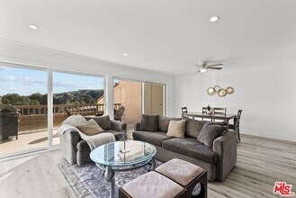 23924 De Ville Way, Unit D in Malibu, CA - Building Photo - Building Photo