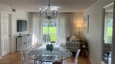 267 Quail Forest Blvd in Naples, FL - Building Photo - Building Photo