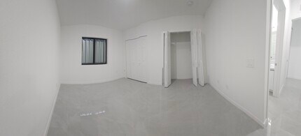 2970 NW 48th St in Miami, FL - Foto de edificio - Building Photo