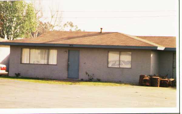 302-326 Acacia St in Ontario, CA - Building Photo