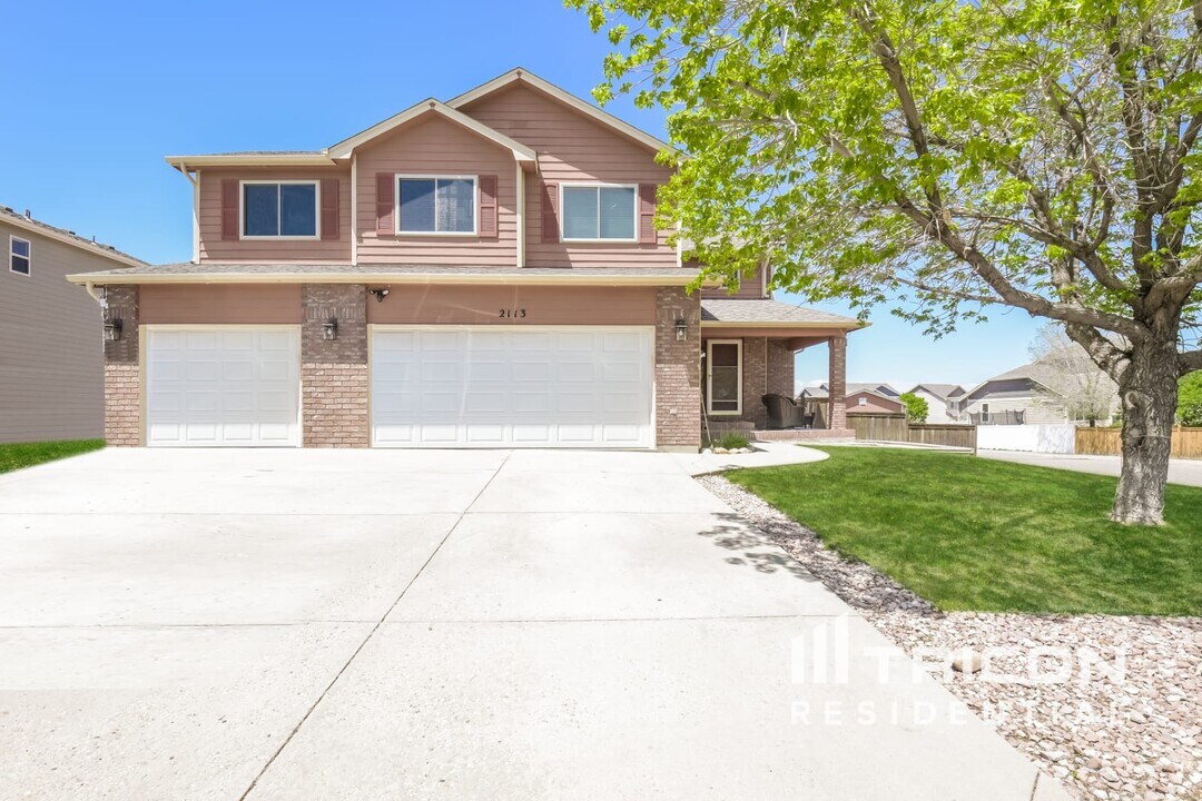2113 74th Ave Ct in Greeley, CO - Building Photo