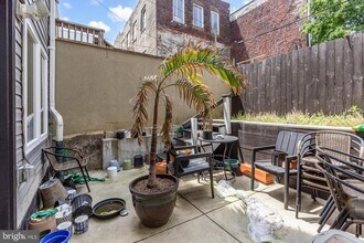 848 N 15th St in Philadelphia, PA - Building Photo - Building Photo