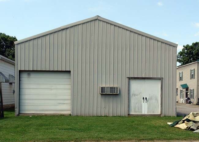 1200-1230 Main Ave in Nitro, WV - Building Photo - Building Photo