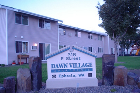 Dawn Village Apartments in Ephrata, WA - Foto de edificio