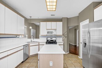 8404 Tyhurst Dr in Austin, TX - Building Photo - Building Photo