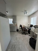 1352 Fitzgerald Ln in Hanford, CA - Building Photo - Building Photo