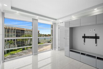 701 Three Islands Boulevard in Hallandale Beach, FL - Building Photo - Building Photo