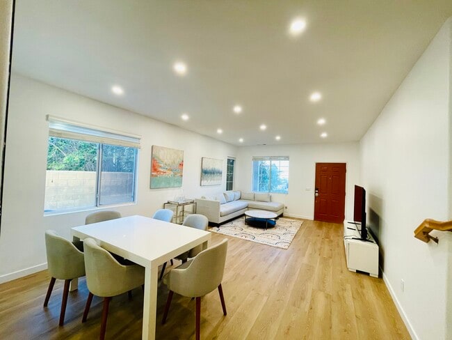 38343 Bonino Dr in Palmdale, CA - Building Photo - Building Photo
