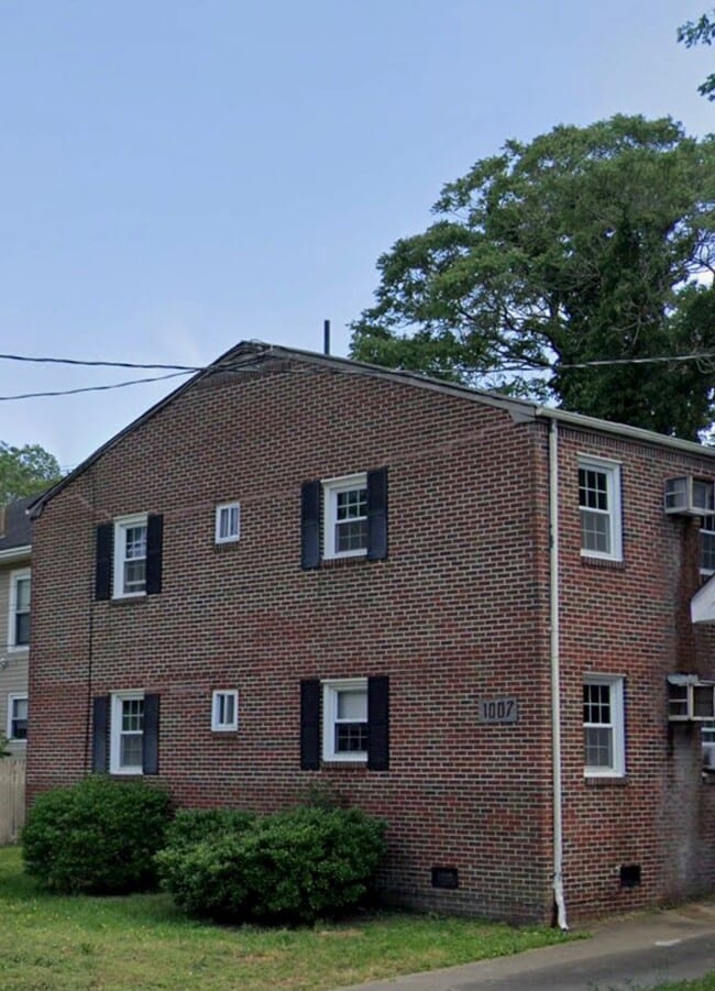 1007 W 36th St, Unit 4 in Norfolk, VA - Foto de edificio - Building Photo