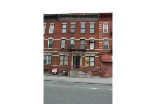 599 Rogers Ave in Brooklyn, NY - Building Photo