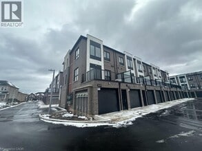 70 Kenesky Dr in Hamilton, ON - Building Photo - Building Photo