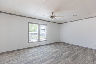 193 Live Oaks St in Medina, TX - Building Photo - Building Photo