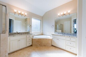 4205 Steep Rock Ln in Austin, TX - Building Photo - Building Photo