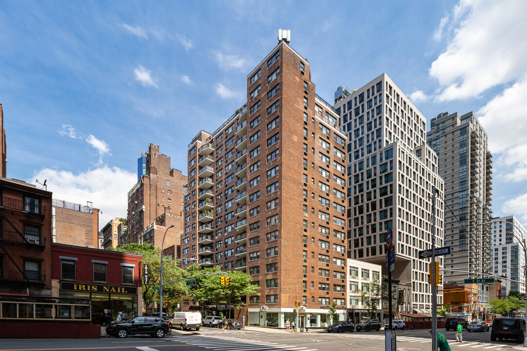 39 Gramercy Park Apartments in New York, NY - Building Photo