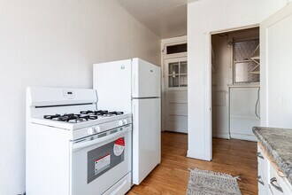 5023 N Winchester Ave, Unit 2 in Chicago, IL - Foto de edificio - Building Photo