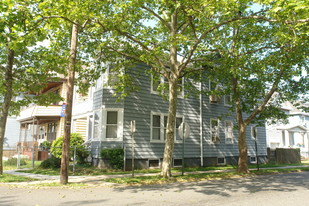 533 Groom St Apartments