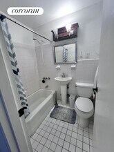 48 W 55th St in New York, NY - Building Photo - Building Photo