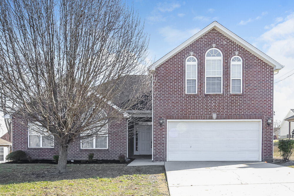 151 Mary Joe Martin Dr in La Vergne, TN - Building Photo