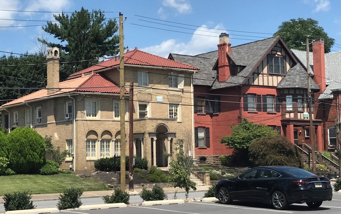 281 S River St LL, Unit Room 1 Dean in Wilkes-Barre, PA - Foto de edificio