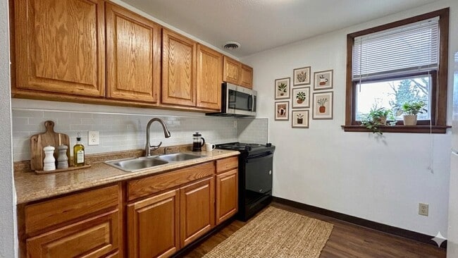 2901 E Wellesley Ave, Unit 3