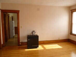 19 Rena St, Unit 3 in Worcester, MA - Building Photo - Building Photo