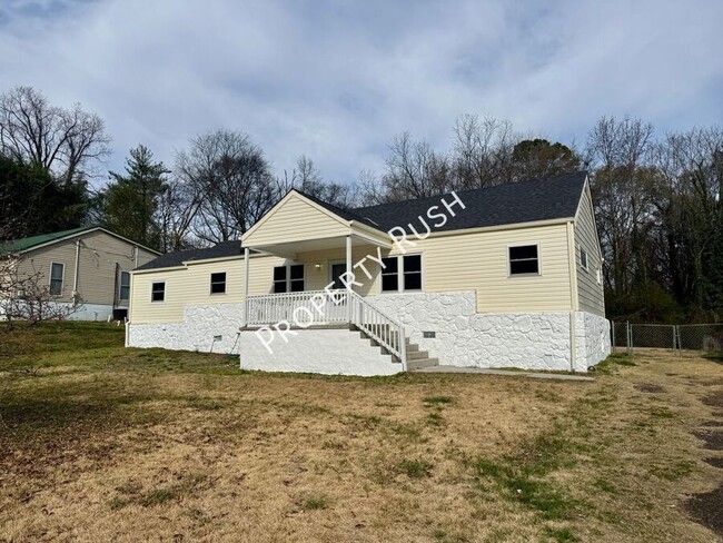 32 Opal Rd in Rossville, GA - Building Photo - Building Photo