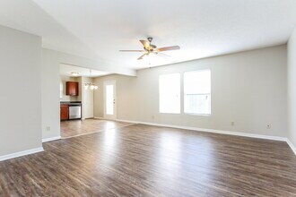 1796 Feather Reed Ln in Greenwood, IN - Foto de edificio - Building Photo