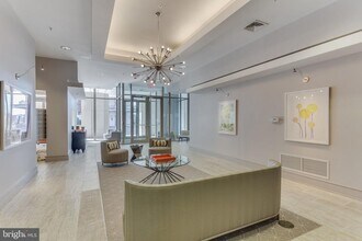 3650 S Glebe Rd in Arlington, VA - Building Photo - Building Photo