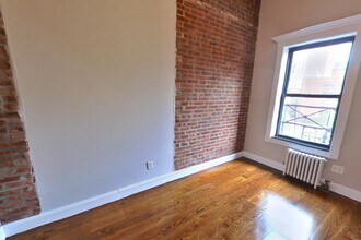 697 Tenth Ave (47th & 48th St), #5FN in New York, NY - Building Photo - Building Photo