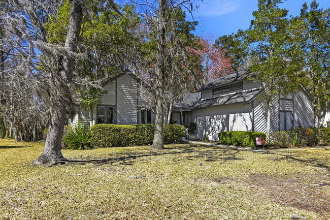 18 Shadowmoss Pkwy in Charleston, SC - Building Photo - Building Photo