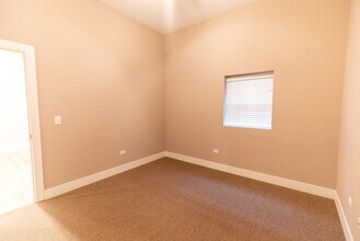 3433 S Indiana Ave in Chicago, IL - Building Photo - Building Photo