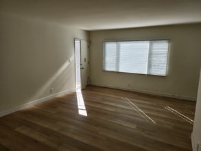 1339 N Vista St in Los Angeles, CA - Building Photo - Building Photo