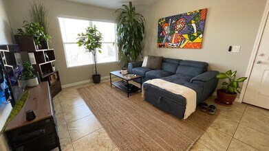 555 E Silverado Ranch Blvd, Unit 2088 in Las Vegas, NV - Foto de edificio - Building Photo