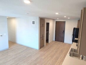 Lakefield Apartments in Minneapolis, MN - Foto de edificio - Building Photo