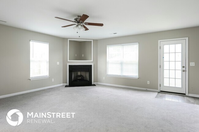 5902 Laurel Creek Ct in Greensboro, NC - Foto de edificio - Building Photo