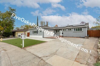 116 Coralie Way in Folsom, CA - Building Photo - Building Photo