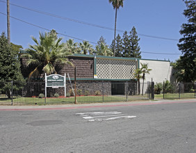 Rosewood Garden Apartments in Sacramento, CA - Building Photo - Building Photo