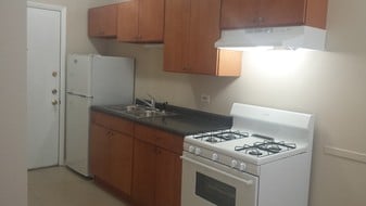 7000 Sheridan Apartments in Chicago, IL - Building Photo