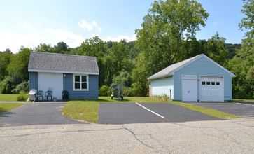 Brooks Quarry in Brookfield, CT - Building Photo - Building Photo