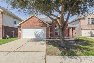 8218 Point Pendleton Dr in Tomball, TX - Building Photo - Building Photo